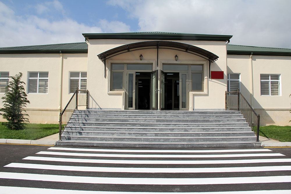 Cəbhəboyu zonada yeni inşa edilmiş hərbi hissələrin açılışı və tikintisi davam etdirilən obyektlərə baxış keçirilib (FOTO/VİDEO) - Gallery Image