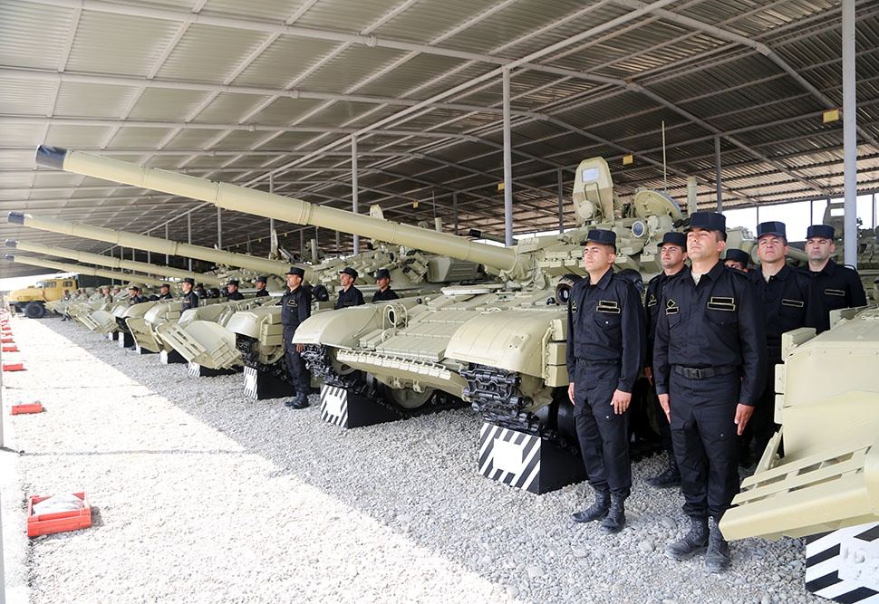 Cəbhəboyu zonada yeni inşa edilmiş hərbi hissələrin açılışı və tikintisi davam etdirilən obyektlərə baxış keçirilib (FOTO/VİDEO) - Gallery Image