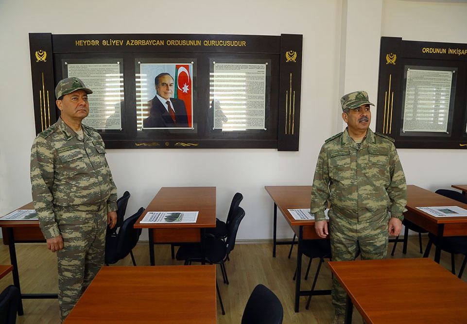 Cəbhəboyu zonada yeni inşa edilmiş hərbi hissələrin açılışı və tikintisi davam etdirilən obyektlərə baxış keçirilib (FOTO/VİDEO) - Gallery Image