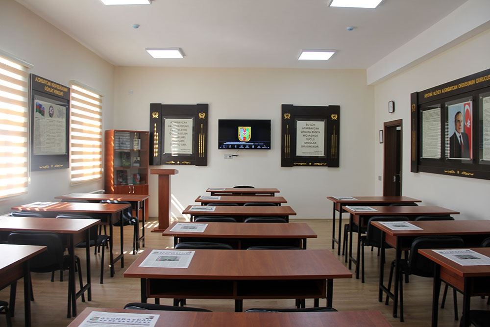 Cəbhəboyu zonada yeni inşa edilmiş hərbi hissələrin açılışı və tikintisi davam etdirilən obyektlərə baxış keçirilib (FOTO/VİDEO) - Gallery Image