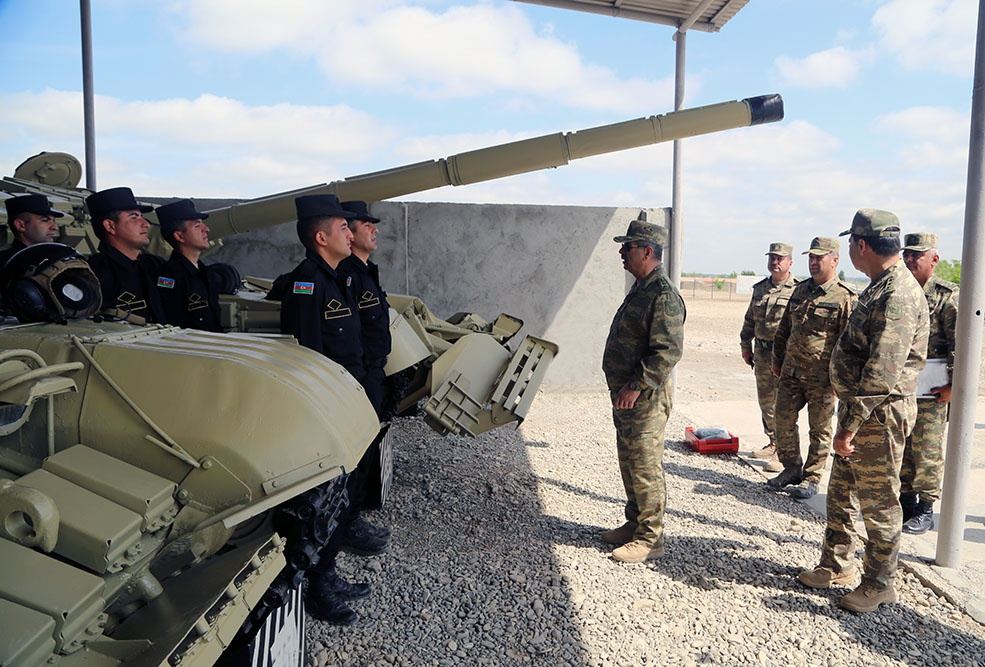 Cəbhəboyu zonada yeni inşa edilmiş hərbi hissələrin açılışı və tikintisi davam etdirilən obyektlərə baxış keçirilib (FOTO/VİDEO) - Gallery Image