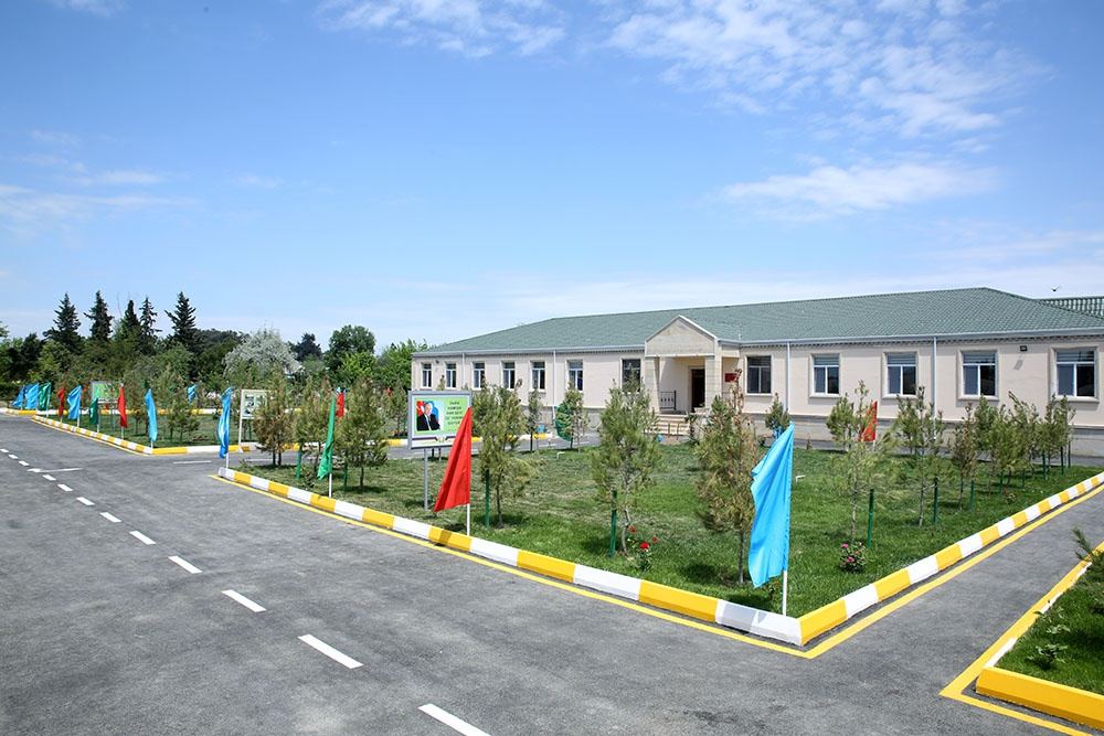 Cəbhəboyu zonada yeni inşa edilmiş hərbi hissələrin açılışı və tikintisi davam etdirilən obyektlərə baxış keçirilib (FOTO/VİDEO) - Gallery Image