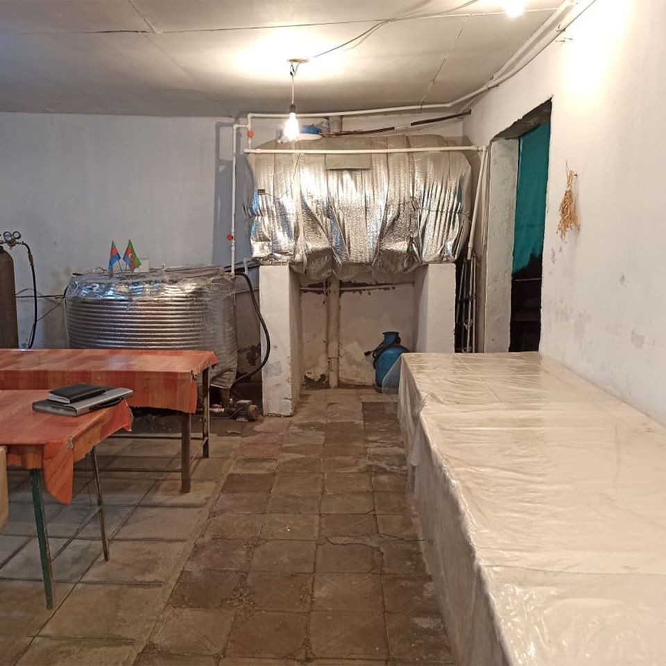 Bərdədə saxta içkilər hazırlayan sex aşkarlandı- FOTOLAR