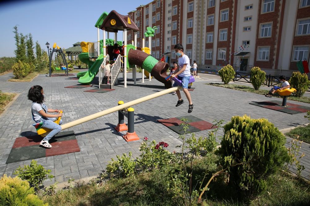 Yeni hərbi şəhərcik kompleksi istifadəyə verilib (FOTO) - Gallery Image