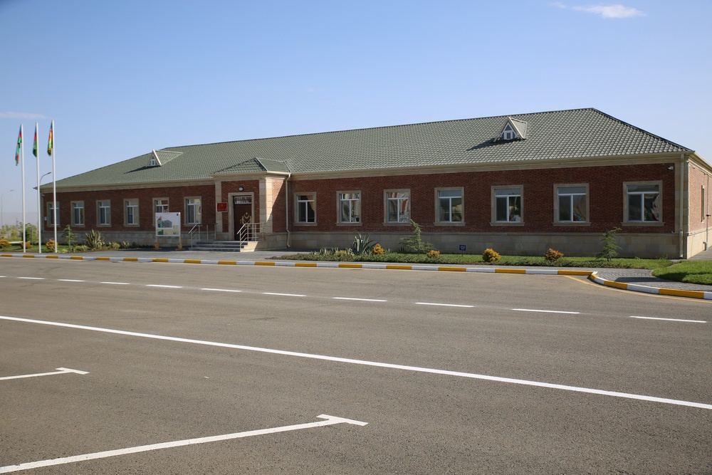 Yeni hərbi şəhərcik kompleksi istifadəyə verilib (FOTO) - Gallery Image