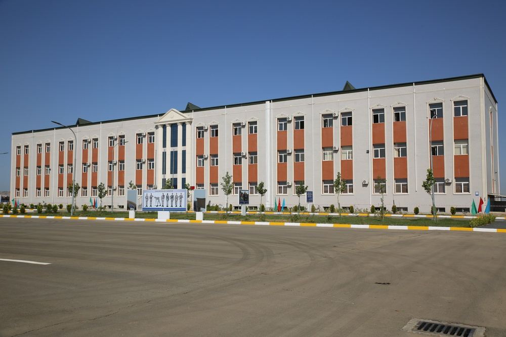 Yeni hərbi şəhərcik kompleksi istifadəyə verilib (FOTO) - Gallery Image