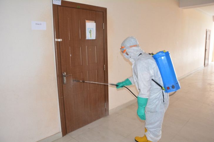 Buraxılış imtahanlarının keçiriləcəyi məktəblərdə dezinfeksiya və təmizlik işləri aparılıb (FOTO) - Gallery Image