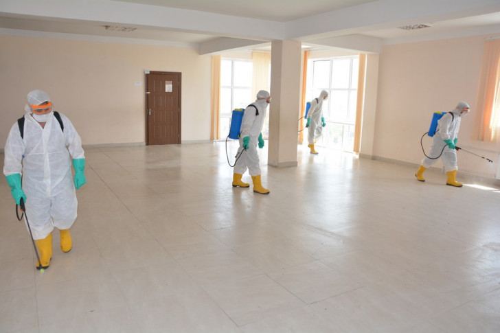 Buraxılış imtahanlarının keçiriləcəyi məktəblərdə dezinfeksiya və təmizlik işləri aparılıb (FOTO) - Gallery Image