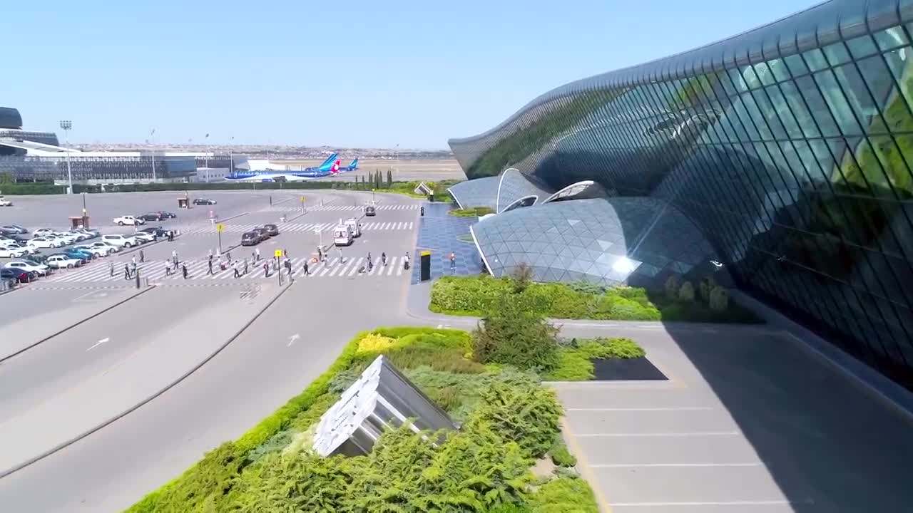 AZAL Bakı-İstanbul marşrutu üzrə xüsusi reyslər həyata keçirir (FOTO/VİDEO) - Gallery Image