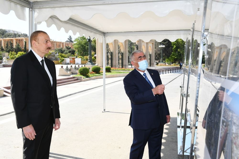 Prezident İlham Əliyev Bakının Neapol küçəsindəki yerüstü piyada keçidinin açılışında iştirak edib (FOTO) - Gallery Image