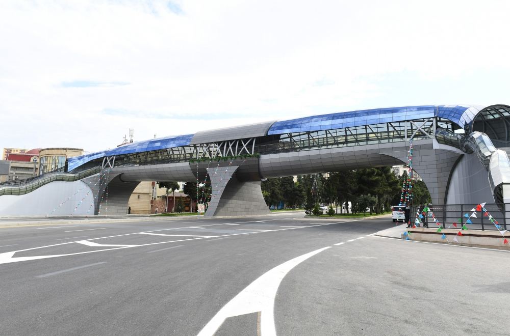 Prezident İlham Əliyev Bakının Neapol küçəsindəki yerüstü piyada keçidinin açılışında iştirak edib (FOTO) - Gallery Image