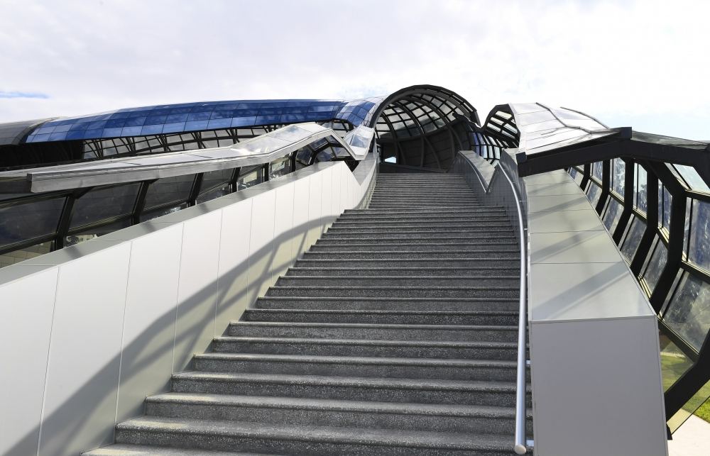 Prezident İlham Əliyev Bakının Neapol küçəsindəki yerüstü piyada keçidinin açılışında iştirak edib (FOTO) - Gallery Image