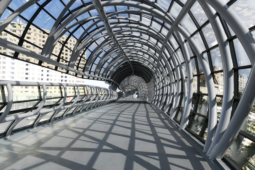 Prezident İlham Əliyev Bakının Neapol küçəsindəki yerüstü piyada keçidinin açılışında iştirak edib (FOTO) - Gallery Image