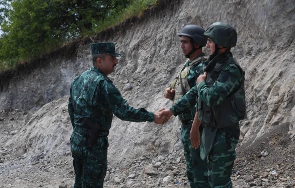 DSX rəisi hərbi hissə və bölmələrdə xidməti-döyüş fəaliyyətinin təşkilini yox­layıb (FOTO) - Gallery Image