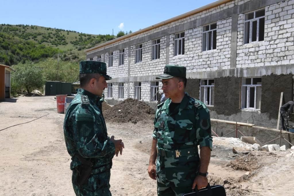 DSX rəisi hərbi hissə və bölmələrdə xidməti-döyüş fəaliyyətinin təşkilini yox­layıb (FOTO) - Gallery Image