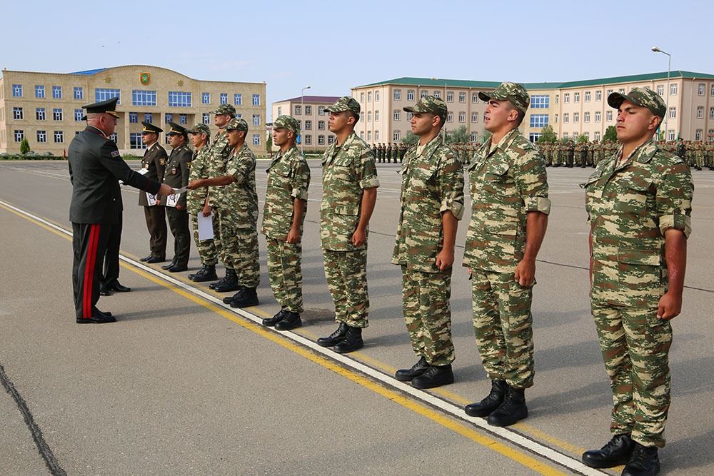 Əlahiddə Ümumqoşun Orduda gənc əsgərlər növbəti xidmət yerlərinə yola salınıblar (FOTO/VİDEO) - Gallery Image