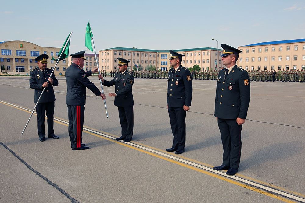 Əlahiddə Ümumqoşun Orduda gənc əsgərlər növbəti xidmət yerlərinə yola salınıblar (FOTO/VİDEO) - Gallery Image