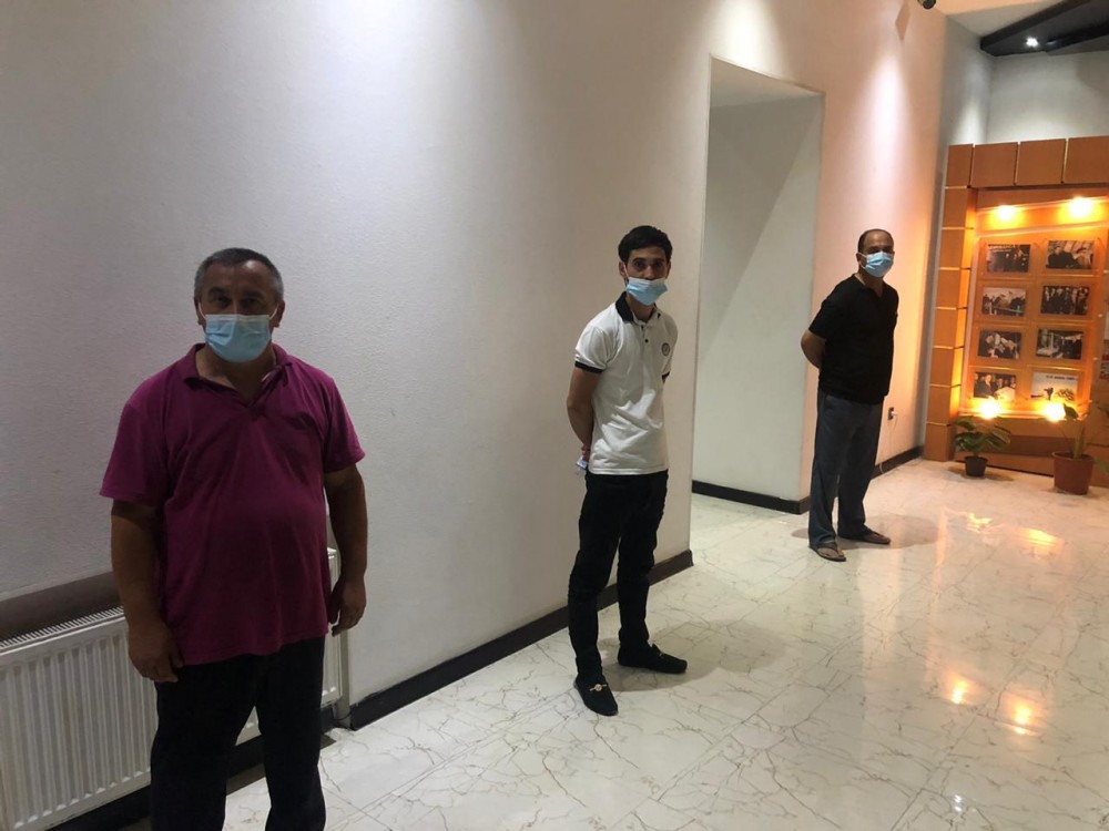"Qarabağ" kafesi karantin qaydalarını pozdu- FOTOLAR