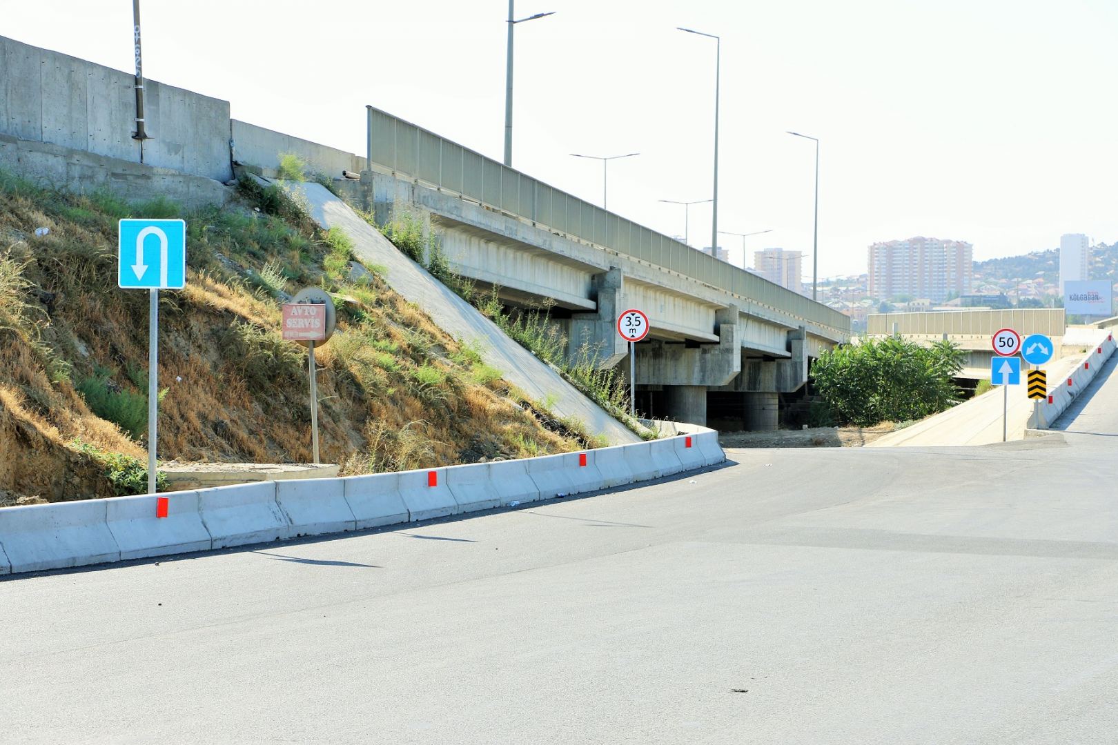 Sumqayıt yolunda yeni geridönmə hissə yaradıldı (FOTO) - Gallery Image