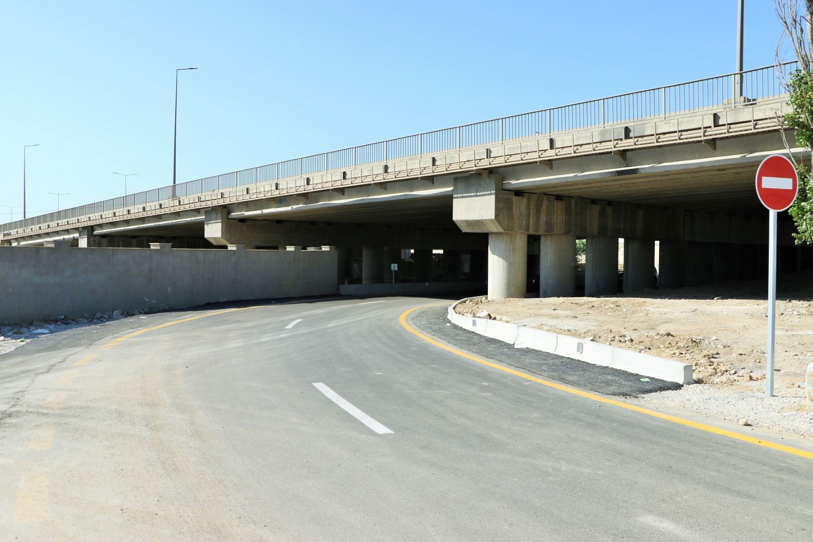 Sumqayıt yolunda yeni geridönmə hissə yaradıldı (FOTO) - Gallery Image