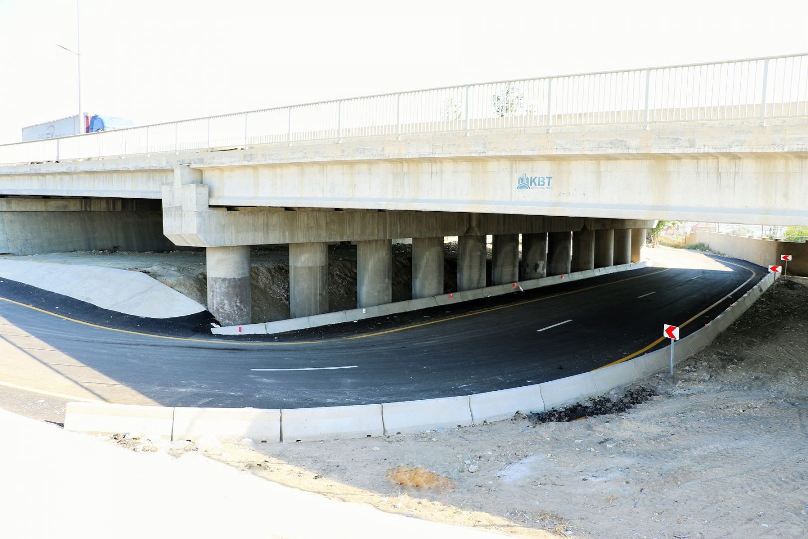 Sumqayıt yolunda yeni geridönmə hissə yaradıldı (FOTO) - Gallery Image
