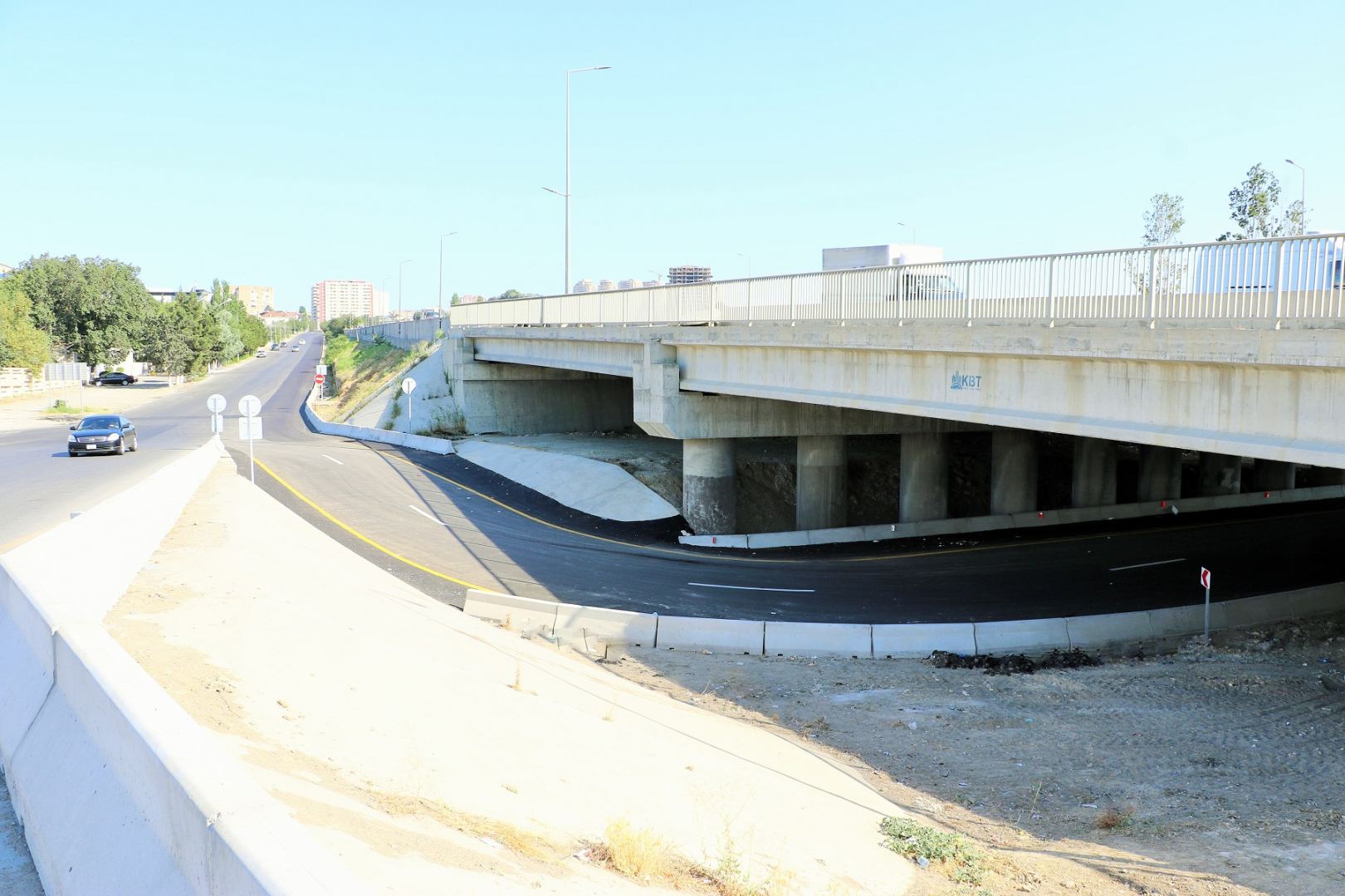 Sumqayıt yolunda yeni geridönmə hissə yaradıldı (FOTO) - Gallery Image