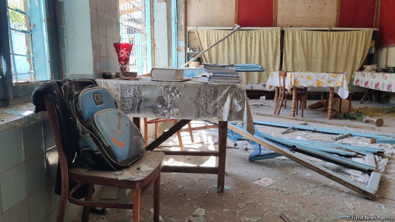 Ermənilərin atəşləri nəticəsində dağılan evlər (FOTO) - Gallery Image