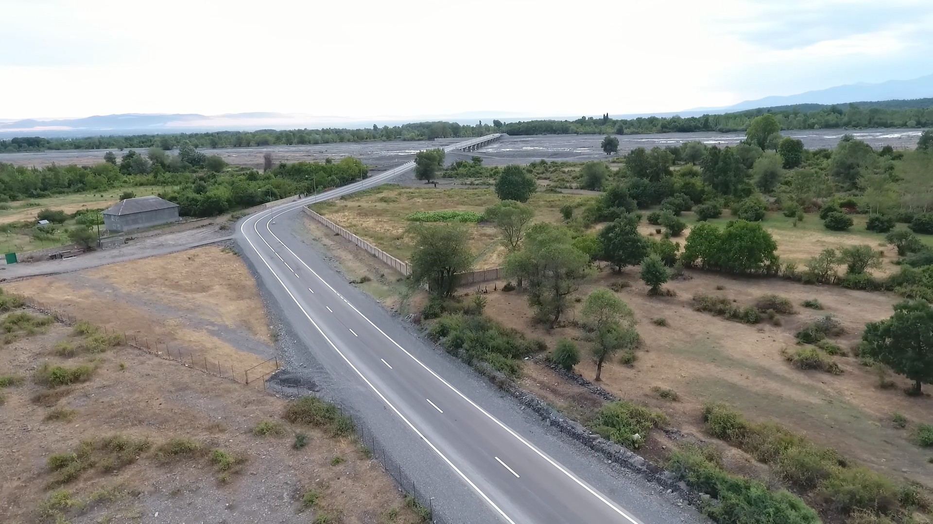 Qəbələdə Bum çayı üzərində 310 metr uzunluğunda körpünün inşası yekunlaşıb (FOTO) - Gallery Image