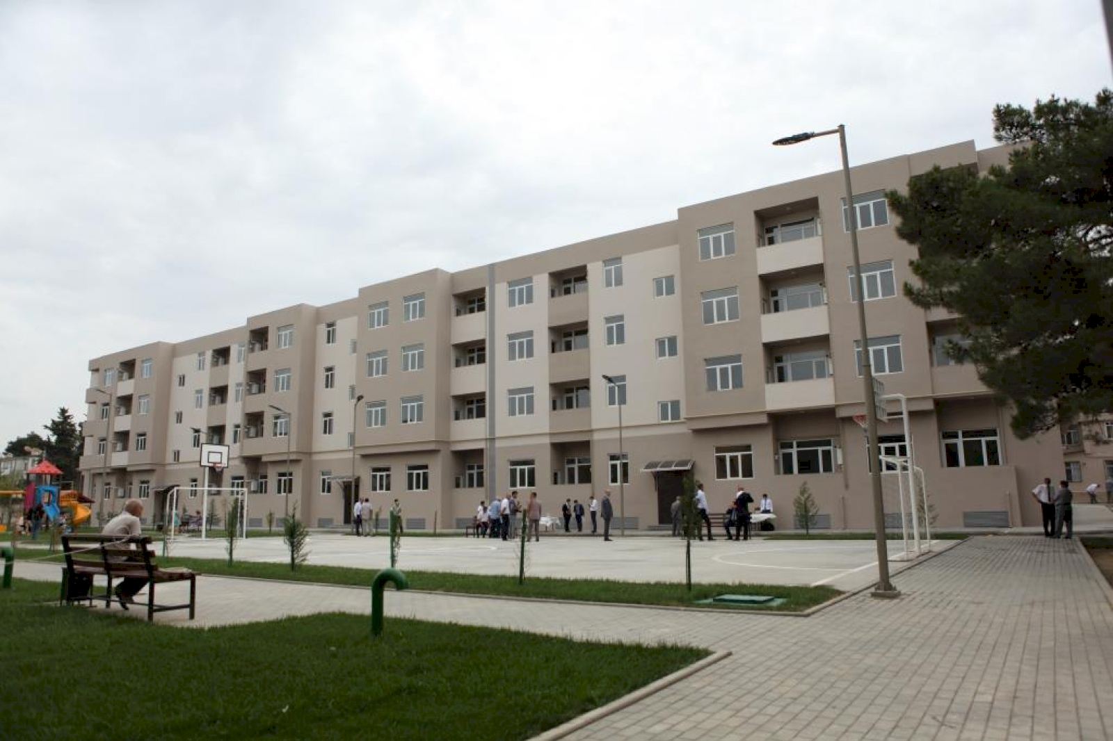 Hacıqabuldan olan bir qrup şəhid ailəsi və müharibə əlilinə yeni mənzillər verildi (FOTO) - Gallery Image