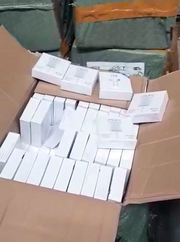 Gömrük nəzarətinə bəyan olunmayan məhsullar müsadiə edilib (FOTO) - Gallery Image