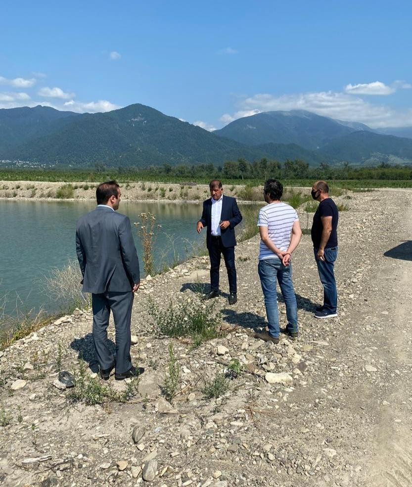 Bəzi rayonlarda aqrobağların vəziyyəti qənaətbəxş olmadı- Firdovsi Əliyev