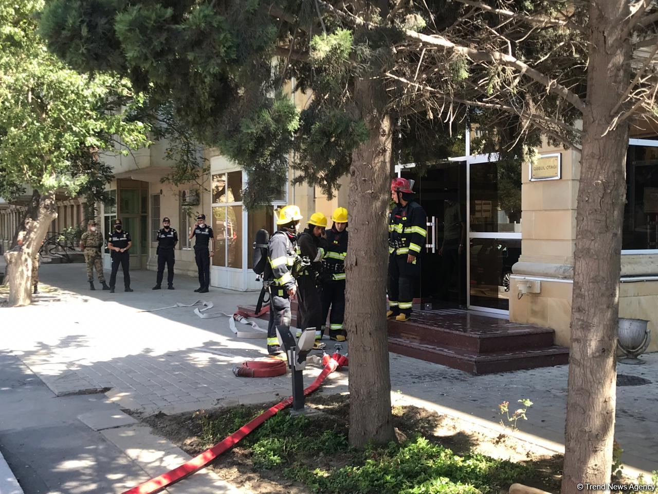 Ədliyyə Nazirliyinin binasında yanğın olub (FOTO) - Gallery Image