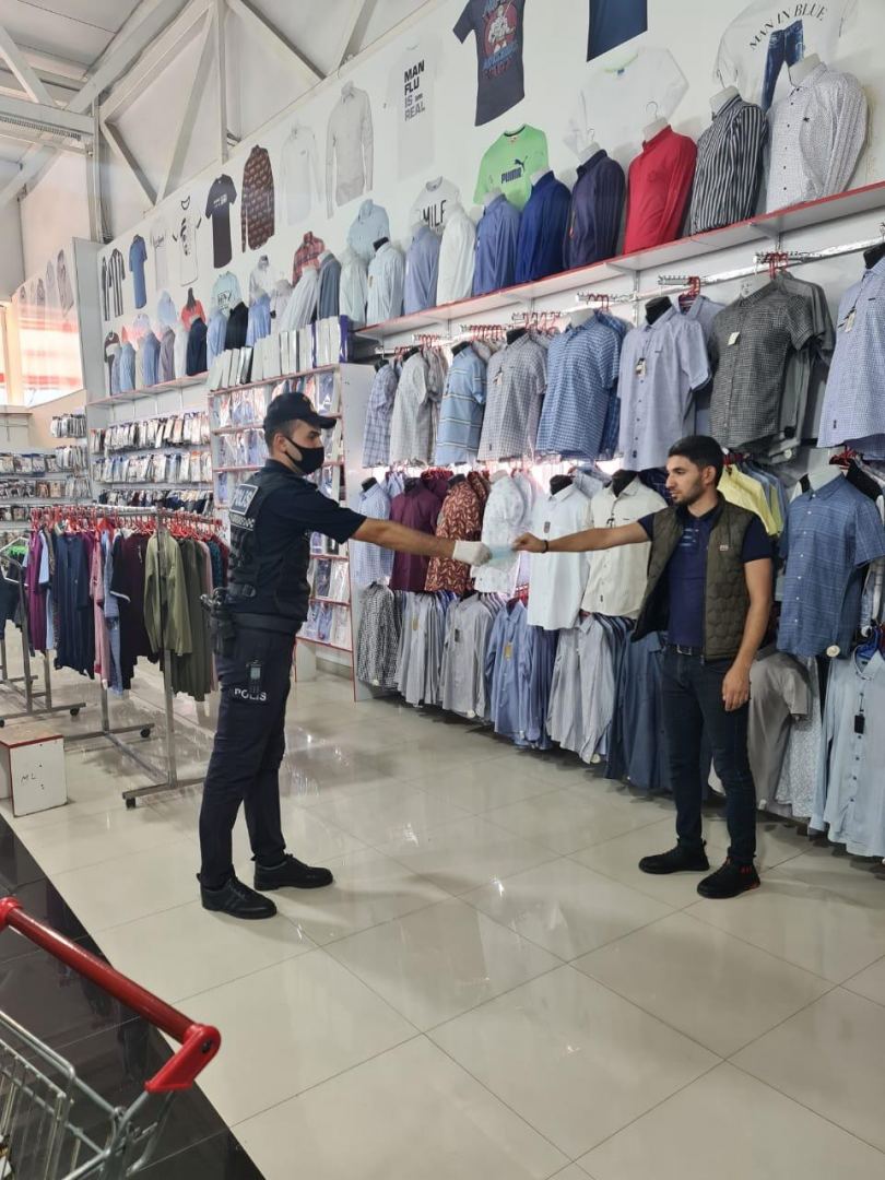 Polis Bakıda küçələrə nəzarəti gücləndirdi (FOTO) - Gallery Image