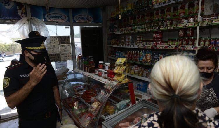 Polis Bakıda küçələrə nəzarəti gücləndirdi (FOTO) - Gallery Image