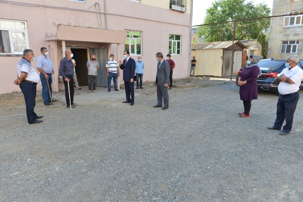 İcra başçısı qaldırılan məsələlərin həlli ilə yerindəcə tanış olub- FOTO