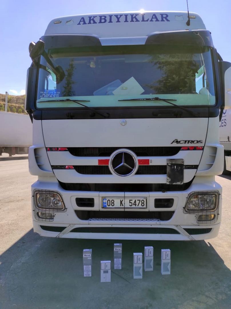 Gömrük nəzarətindən gizlədilən külli miqdarda siqaret aşkarlanıb (FOTO) - Gallery Image