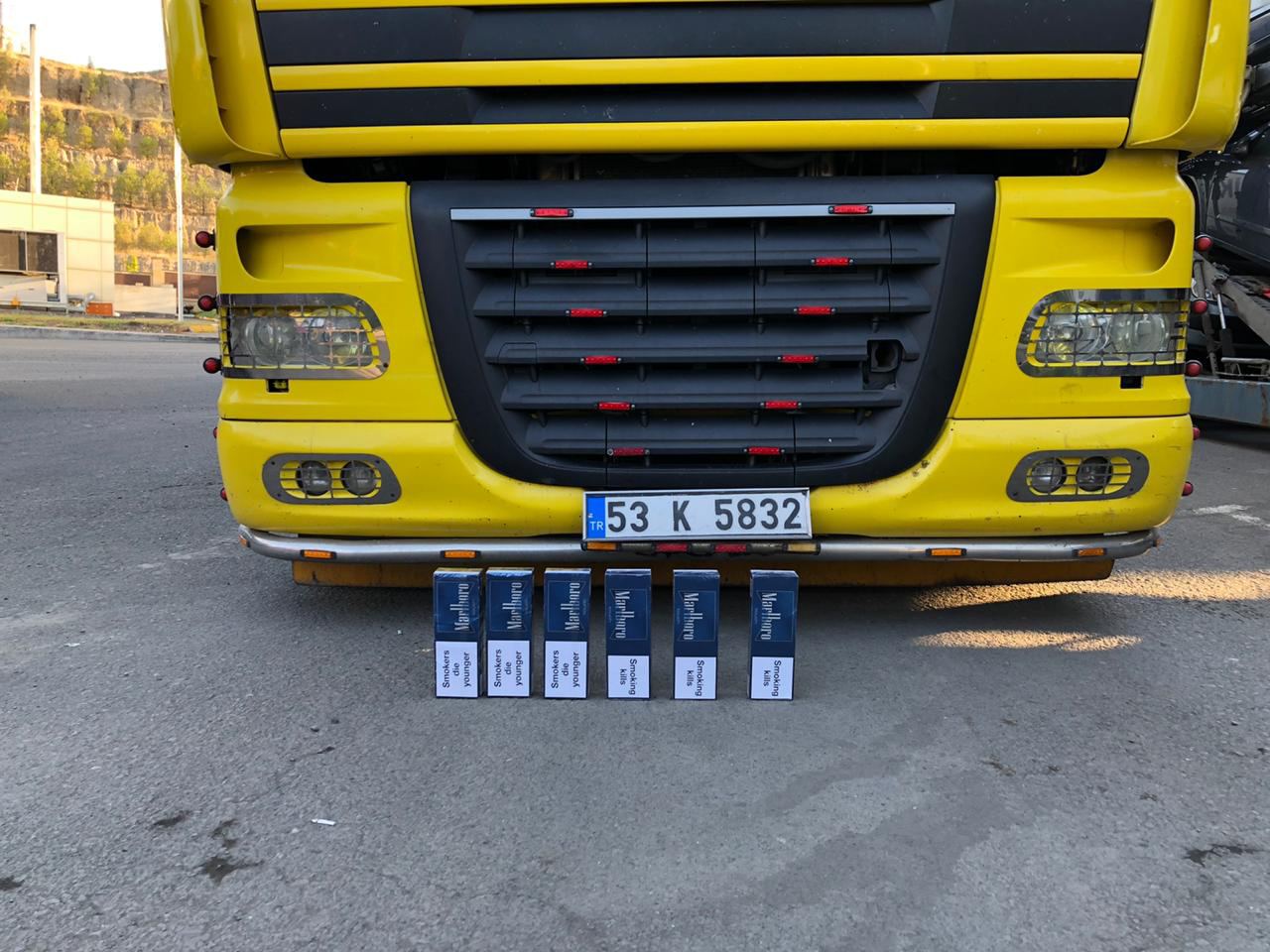 Gömrük nəzarətindən gizlədilən külli miqdarda siqaret aşkarlanıb (FOTO) - Gallery Image