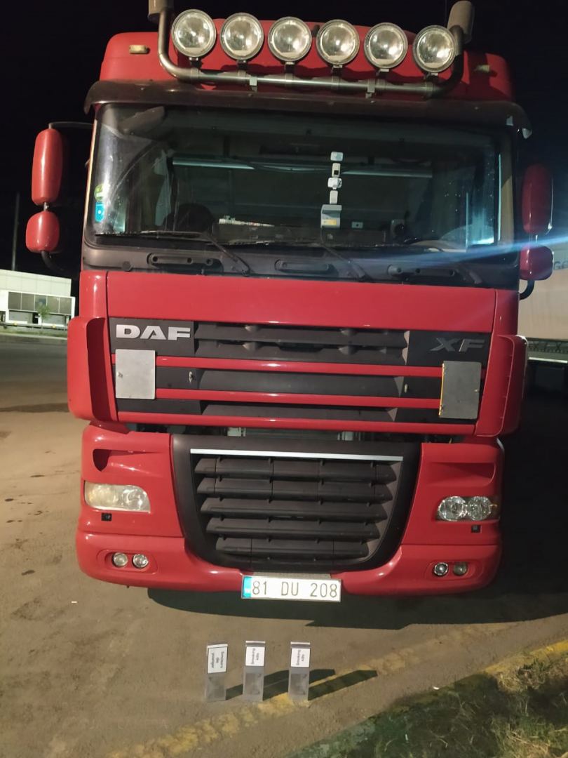 Gömrük nəzarətindən gizlədilən külli miqdarda siqaret aşkarlanıb (FOTO) - Gallery Image