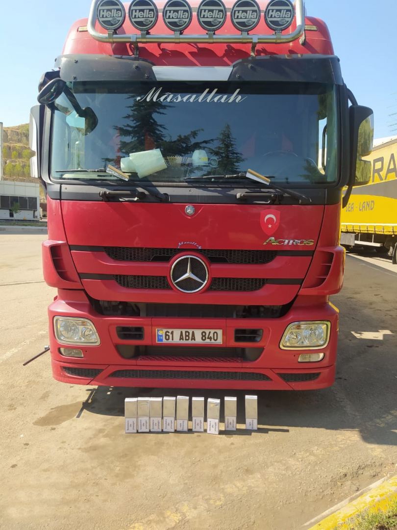 Gömrük nəzarətindən gizlədilən külli miqdarda siqaret aşkarlanıb (FOTO) - Gallery Image