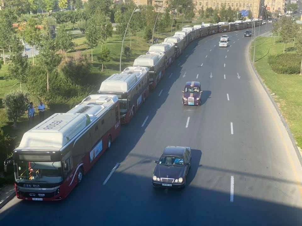 Bu istiqamətlərdə xəttə əlavə avtobuslar verilir - RƏSMİ (FOTO) - Gallery Image