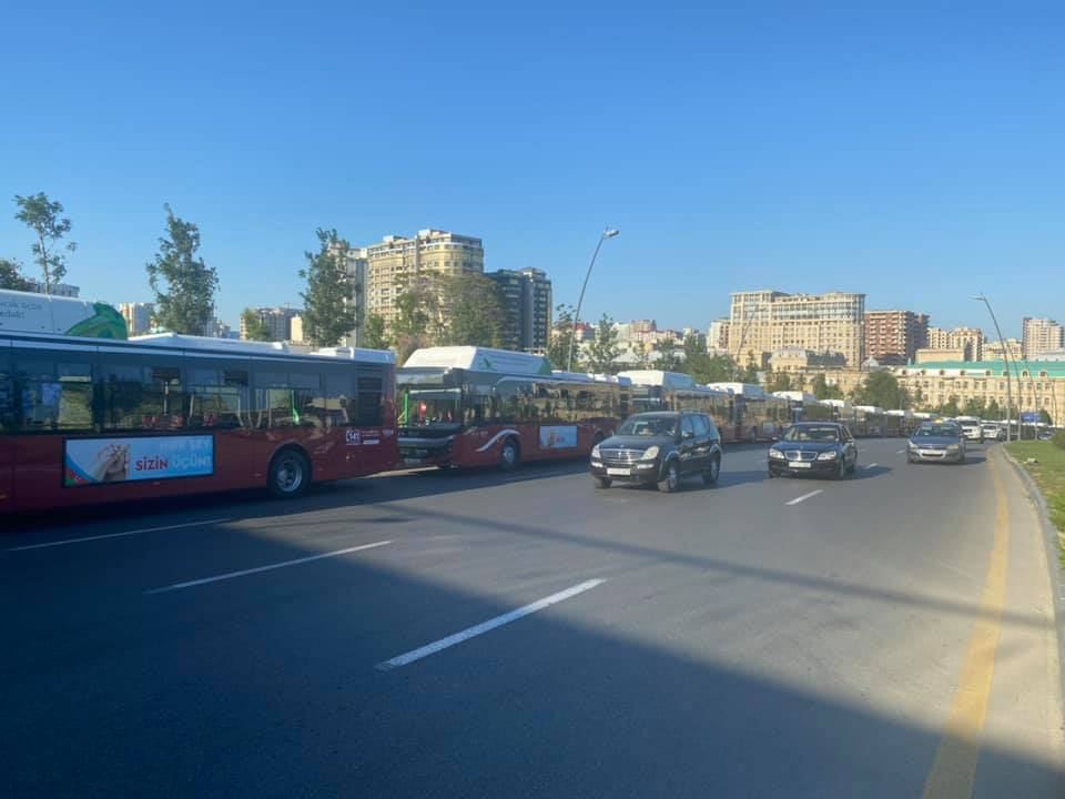 Bu istiqamətlərdə xəttə əlavə avtobuslar verilir - RƏSMİ (FOTO) - Gallery Image