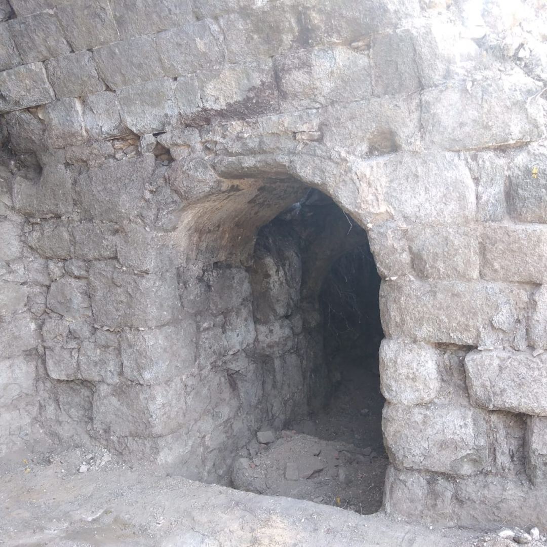 Şirvanşahların sonuncu iqamətgahı olan Buğurt qalasında tədqiqatlara başlanılıb (FOTO) - Gallery Image