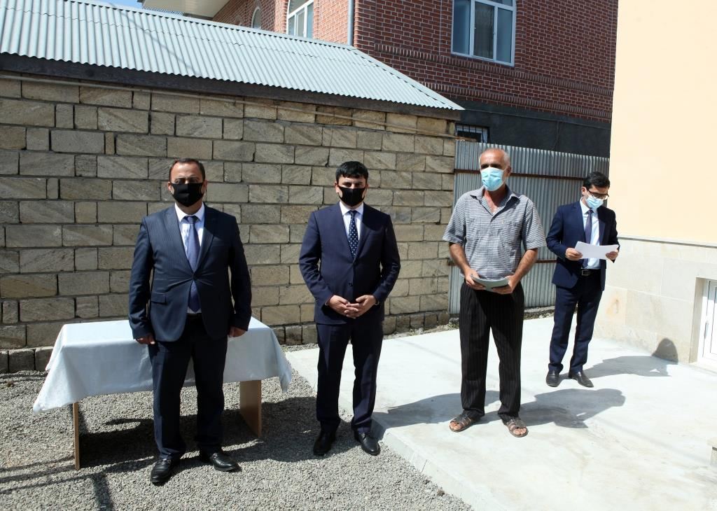 Bir qrup şəhid ailəsi və Qarabağ müharibəsi əlilinə fərdi evlər verildi (FOTO) - Gallery Image