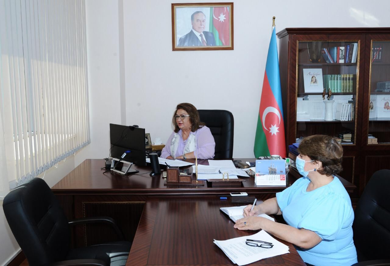 Parlamentin Ailə, qadın və uşaq məsələləri komitəsinin iclası keçirilib (FOTO) - Gallery Image