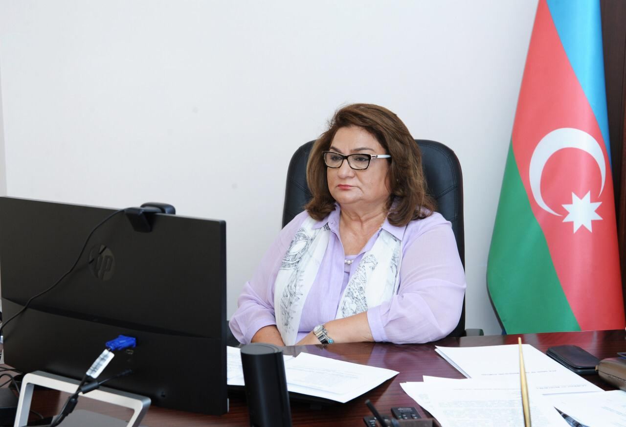 Parlamentin Ailə, qadın və uşaq məsələləri komitəsinin iclası keçirilib (FOTO) - Gallery Image