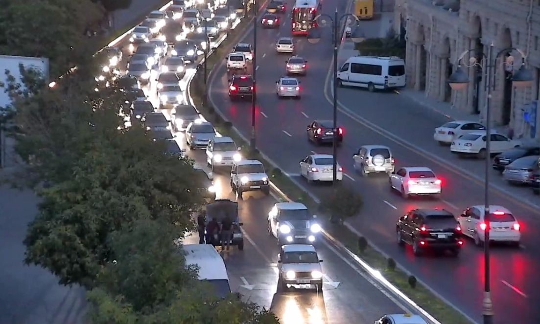 BNA: Yollarda hərəkət intensivliyi və sərnişindaşımalara tələbat əhəmiyyətli dərəcədə artıb (FOTO) - Gallery Image