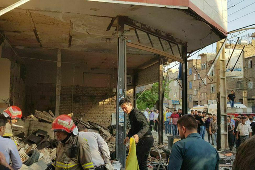 Tehranda güclü partlayış: 1 ölü, 10 yaralı var (FOTO) - Gallery Image