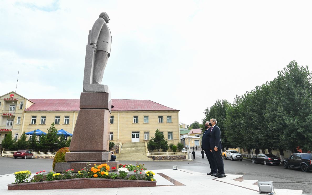 İqtisadiyyat naziri Mikayıl Cabbarov “Daşkəsən” dəmir filizi və “Çovdar” qızıl yataqları ilə tanış olub (FOTO) - Gallery Image