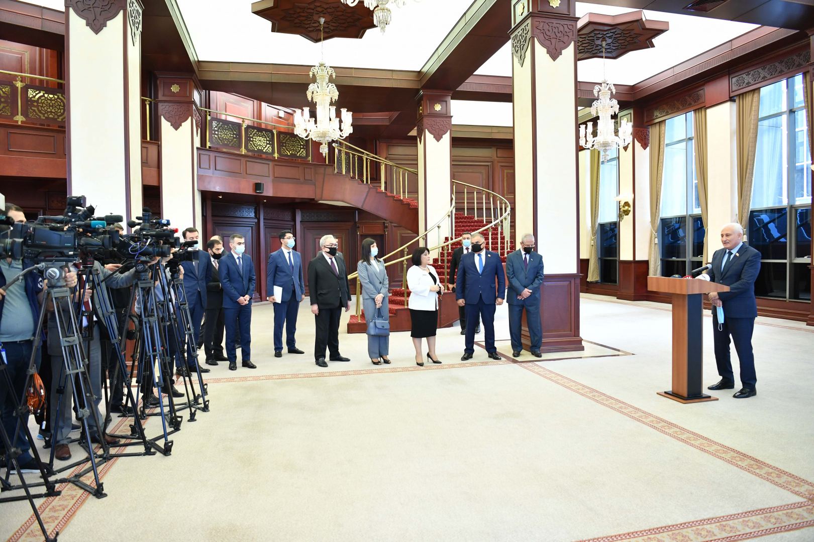 Milli Məclisin sədri brifinq keçirib (FOTO) - Gallery Image