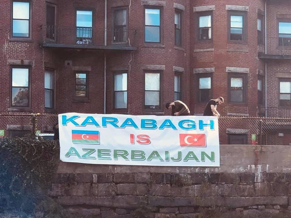 Bostonda “Qarabağ Azərbaycandır” plakatı asılıb (FOTO) - Gallery Image